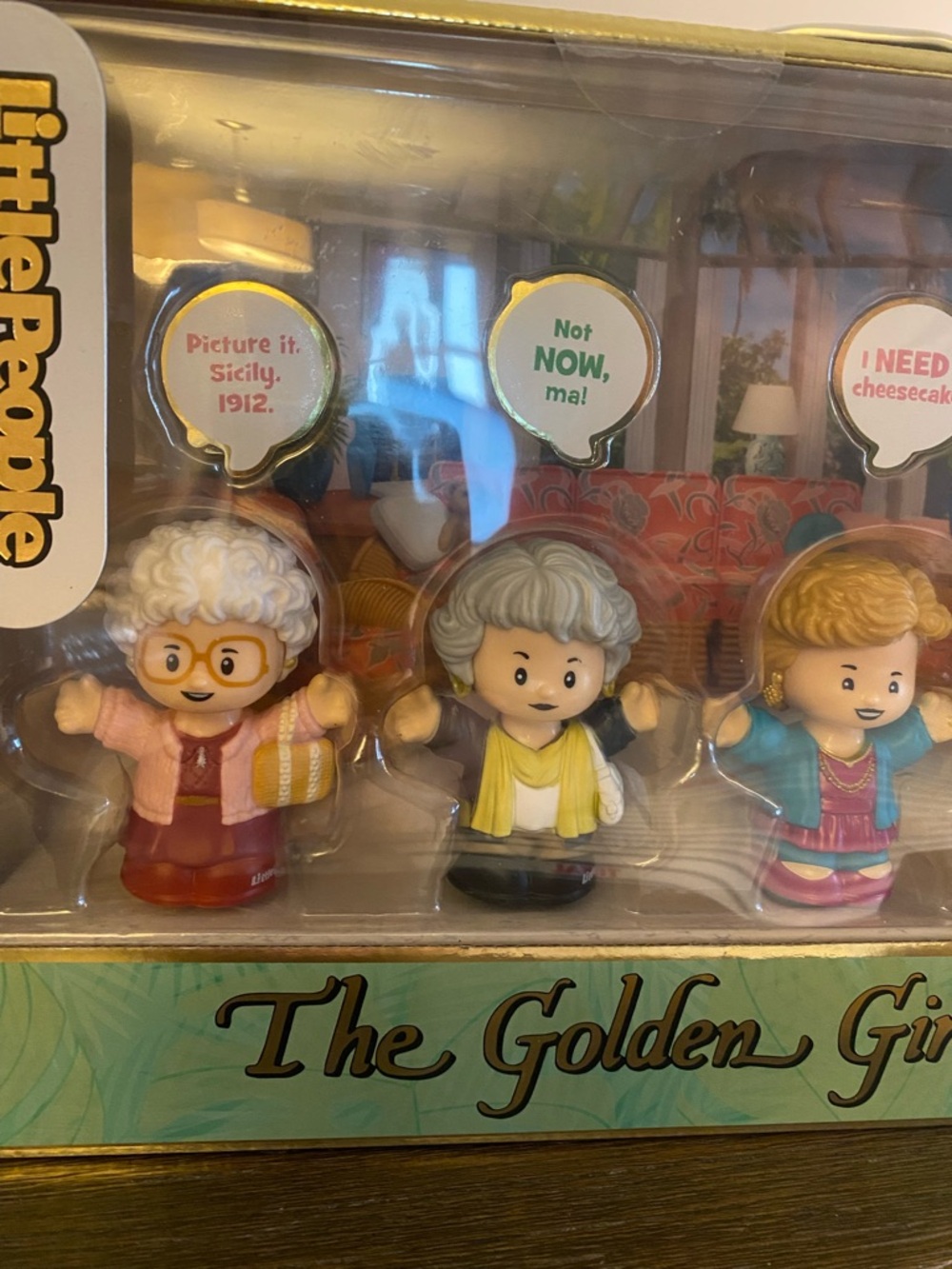 The Golden Girls Collectible Mini Figure Set - Picture 2 of 4